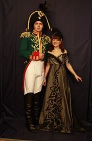 Женское платье в стиле Модерн (стальное) и мужской исторический мундир XIX в.