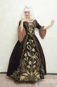 Женское коричневое историческое платье эпохи Барокко