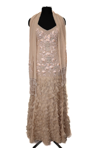 Светло бежевое вечернее платье