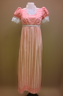 Женское историческое платье в стиле ампир (розовое)